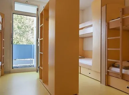 Auberge De Jeunesse *