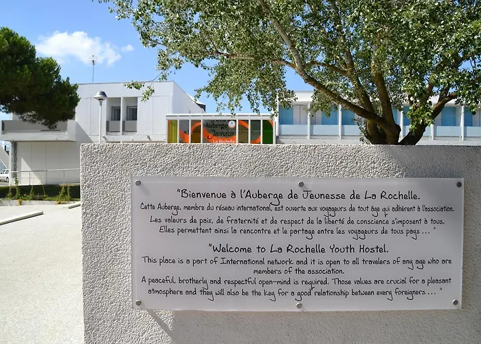Auberge De Jeunesse Ла-Рошель
