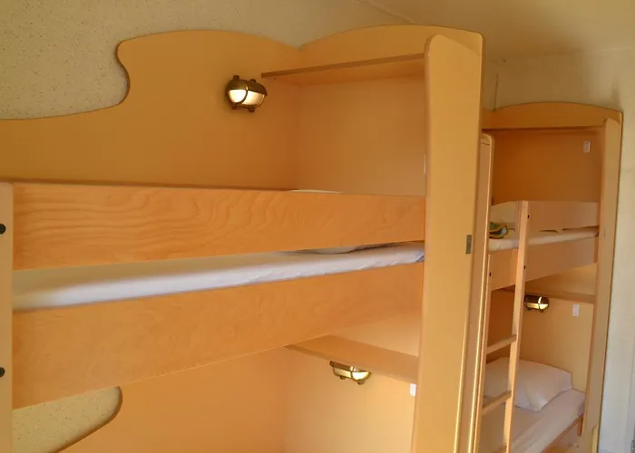 Hostel Auberge De Jeunesse La Rochelle (Charente-Maritime)