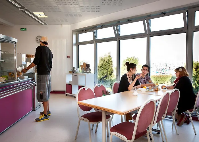 Auberge De Jeunesse *