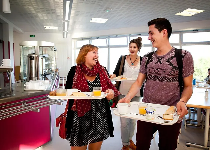 Auberge De Jeunesse *